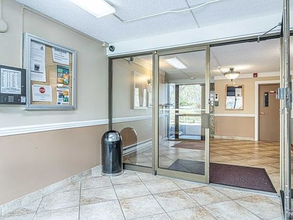 3rd image of 550 Fairview Ave #214-5214