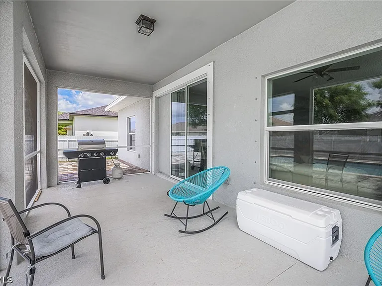 1802 NW 20th Ter — Photo 27