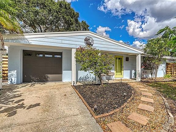 5th image of 2650 Leafy Ln