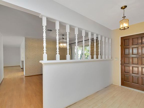 3rd image of 832 S George Washington Blvd