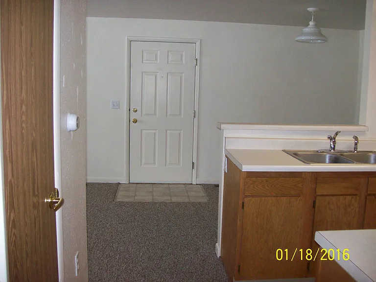 West Pine Apartments — Photo 6