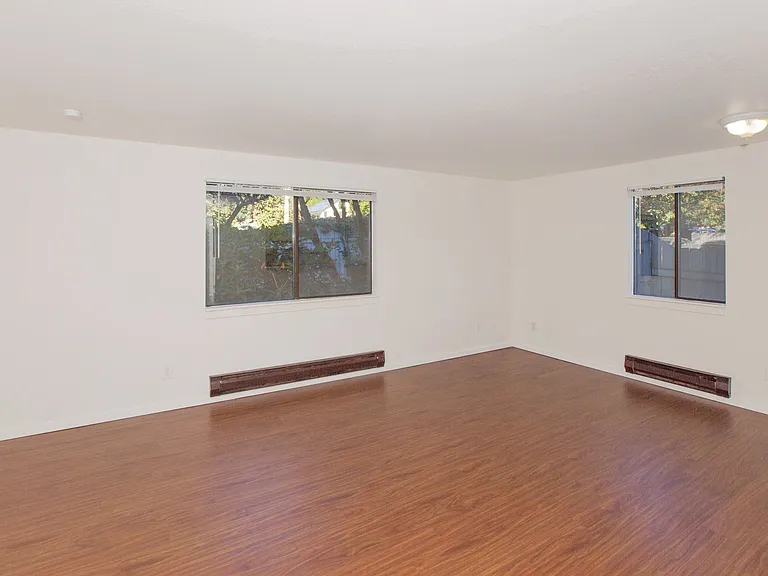Whitman — Photo 34