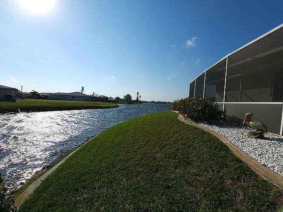 Rear 150ft lakefront yard