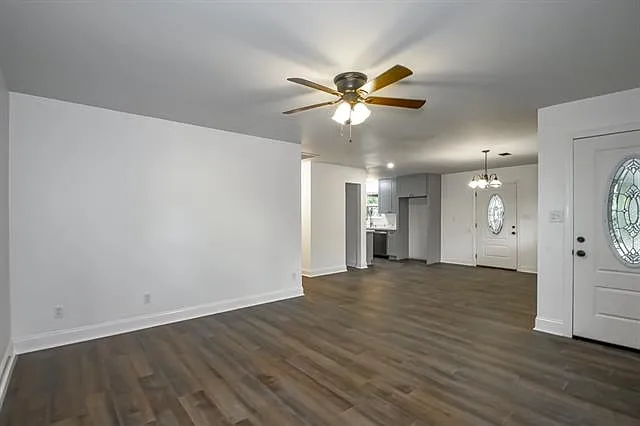 3 bed, 2.0 bath, 1497 sqft, $1,750 — Photo 3
