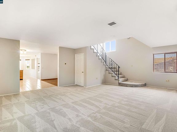 3rd image of 1497 Emeric Ave