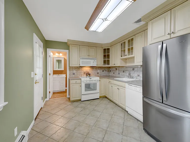 197 Marietta Ave — Photo 21