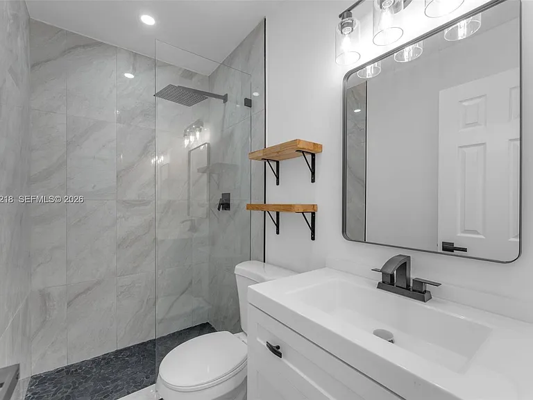 7150 SW 10th St — Photo 16
