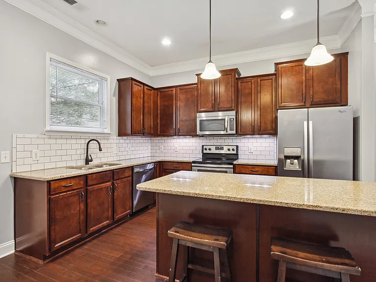 1701 Lincoln St — Photo 11