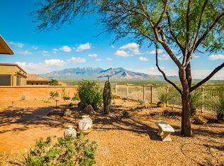 2049 W Cactus Run Dr, Green Valley, AZ 85622