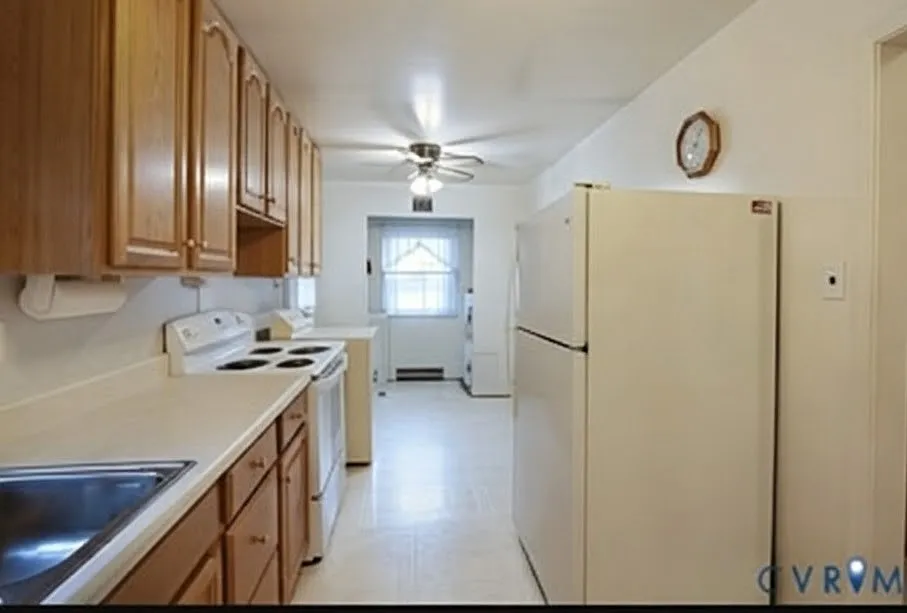 3 bed, 912 sqft, $1,800 — Photo 4