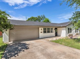 1208 Southwood Dr, Woodway, TX 76712