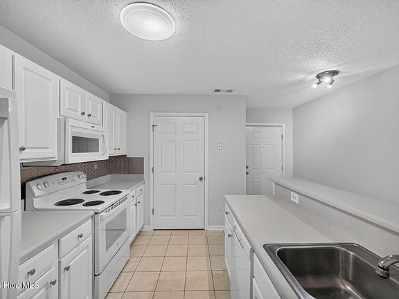 5th image of 5012 Hunters Trail Unit 3