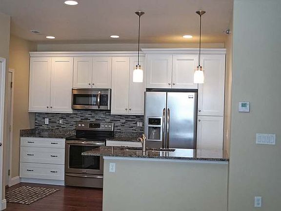 5th image of 1117 E Lasalle Dr Unit 2