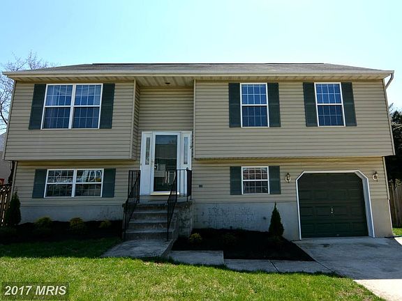 Split Foyer with Wide Parking Drive /1-Car Garage