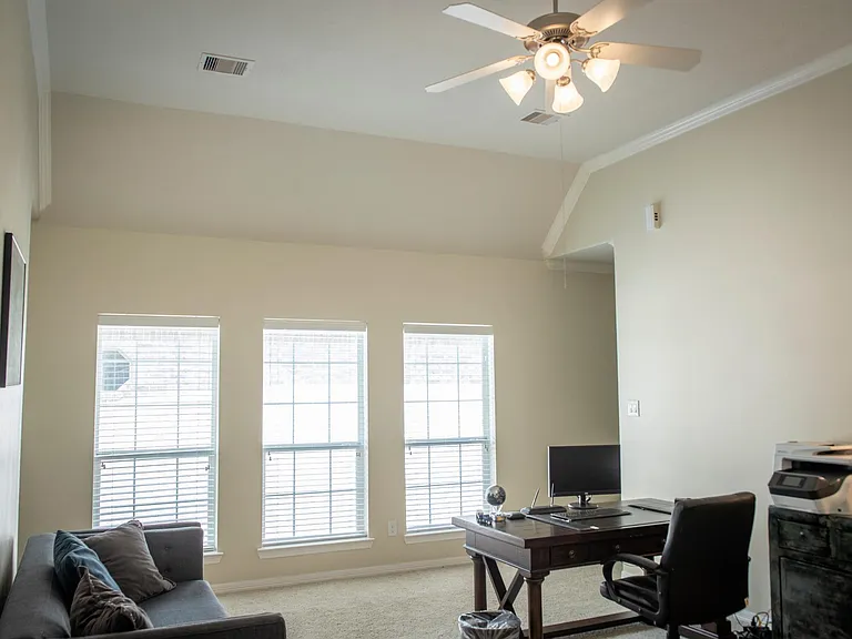 7604 Janak Dr — Photo 32
