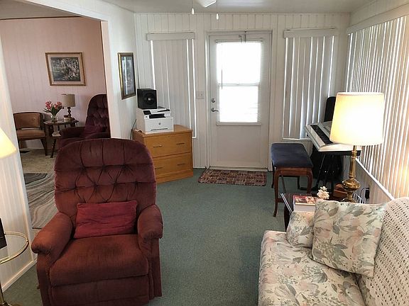 5th image of 1810 Jeri Kay Ln
