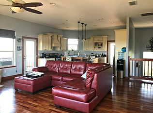 135 Inverness Dr, Graford, TX 76449
