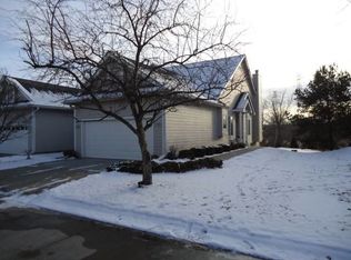 6086 Terrace Dr, Johnston, IA 50131