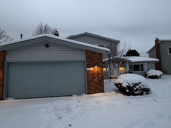 2nd image of 27366 Nantucket Dr