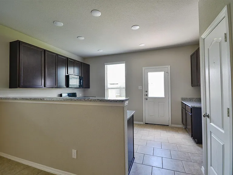 24810 Winema Woods Ln — Photo 7
