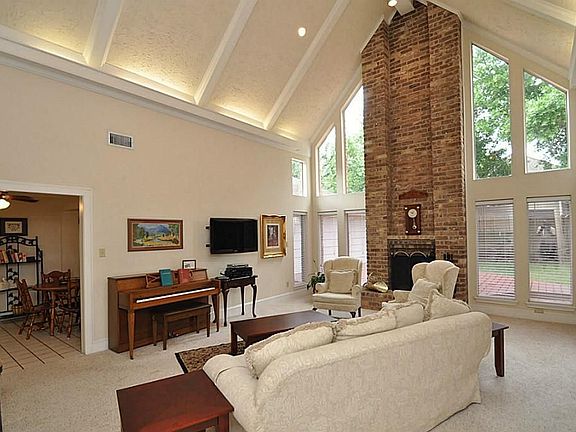 5th image of 20603 Laverton Dr