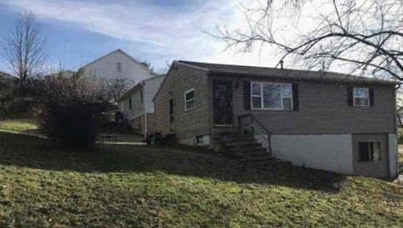 2nd image of 300 Holly St