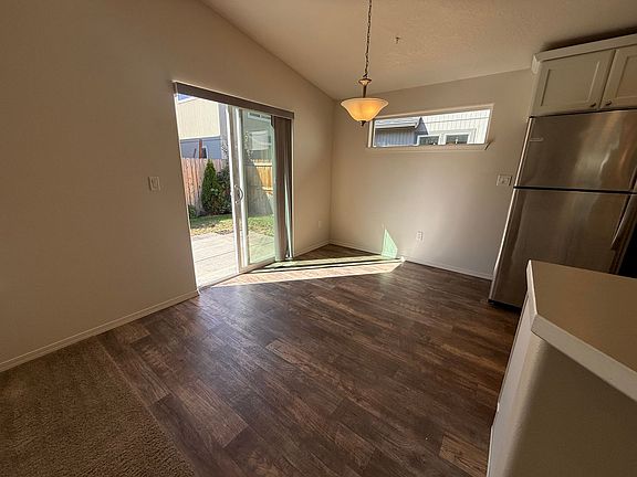 5th image of 21177 SE Azalia Ave