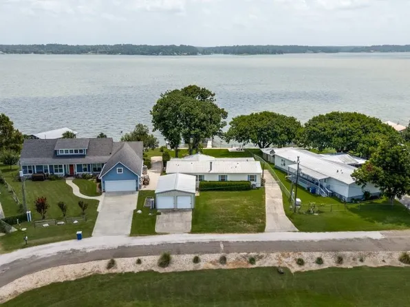 207 Vivian Rd, Onalaska, TX 77360