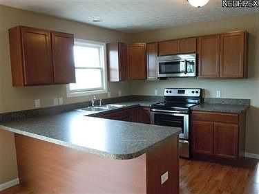 3rd image of 1209 Limerick Ln