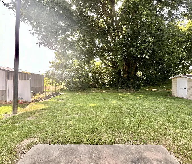 109 N West Ln — Photo 24