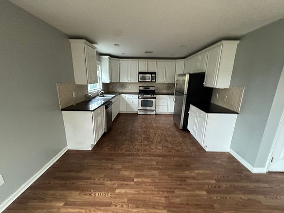 4th image of 143 N Nichols Ave