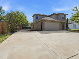 637 S Redford Ln, White Settlement, TX 76108