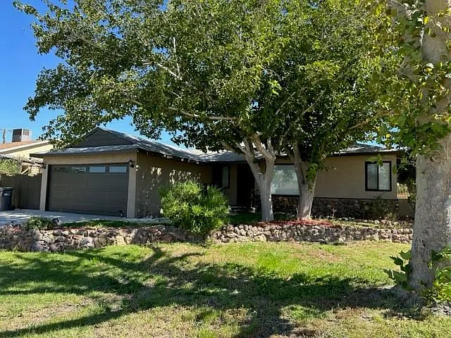 3 bed, 1334 sqft, $2,600 — Photo 2