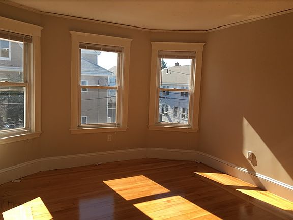 2nd image of 295-297 Washington St #295