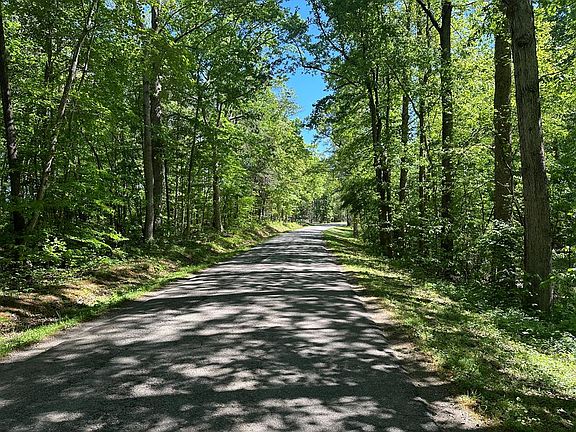 2nd image of Crab Orchard Rd