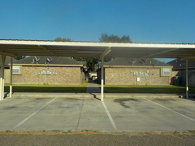 2nd image of 605 Agate St