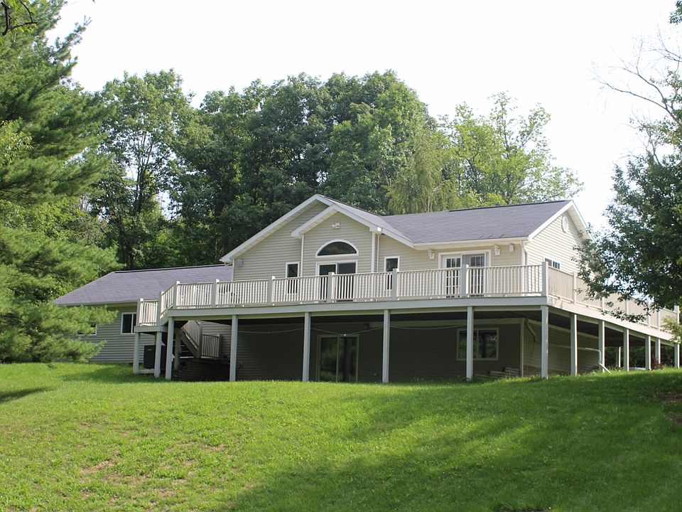 1st image of 150 Deerfield Dr