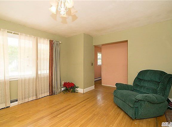 3rd image of 166 Southaven Ave