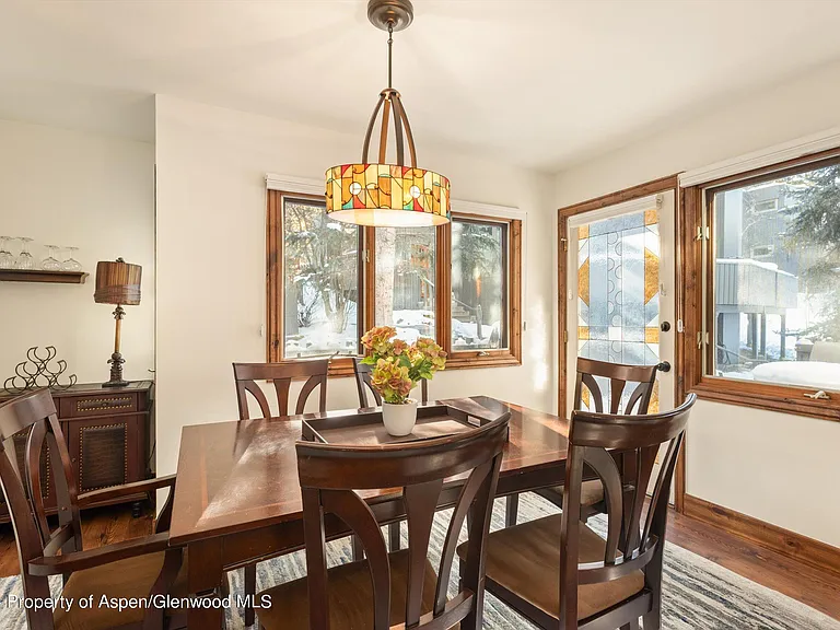 374 Meadow Ranch Dr — Photo 10