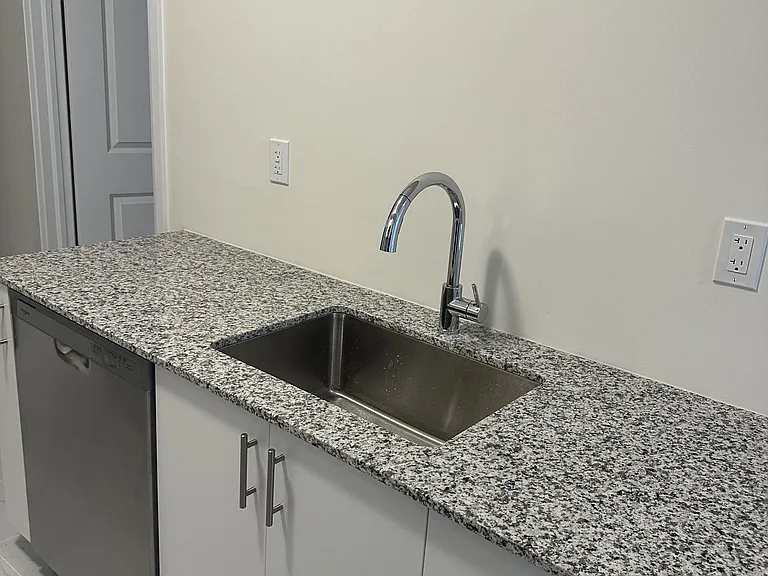 245 McLevin Ave #13 — Photo 6