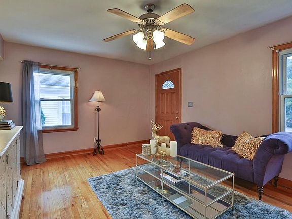 4th image of 303 Rosslyn Ave