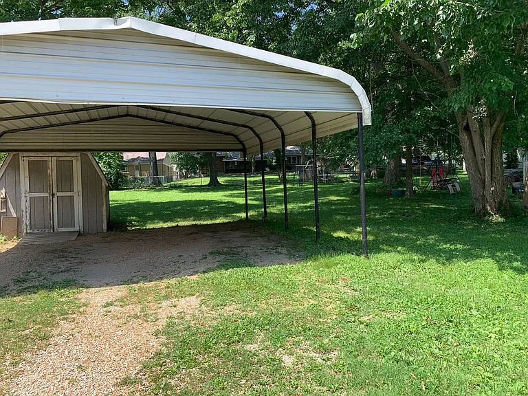 501 Hoover Ave — Photo 3