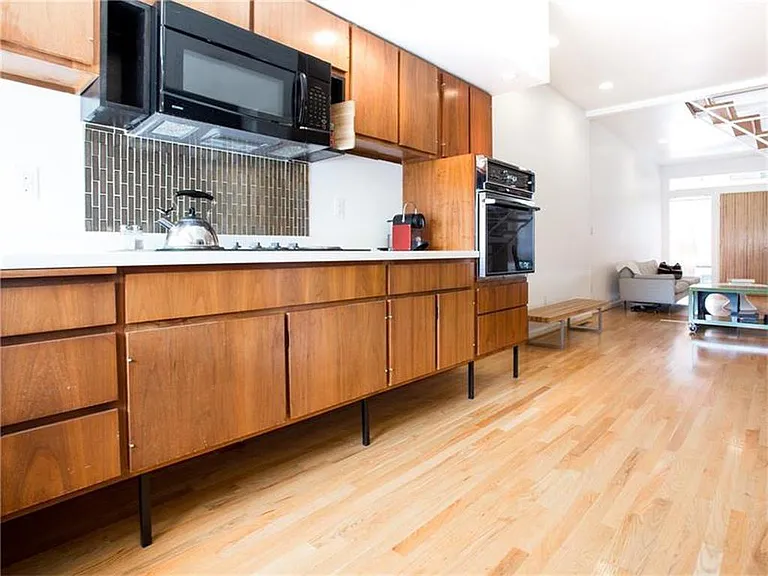 372 Lehigh Ave — Photo 11