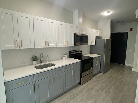 4th image of 124 Ellis Ave Floor 2