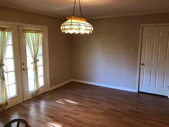 5th image of 157 Cedar Dr