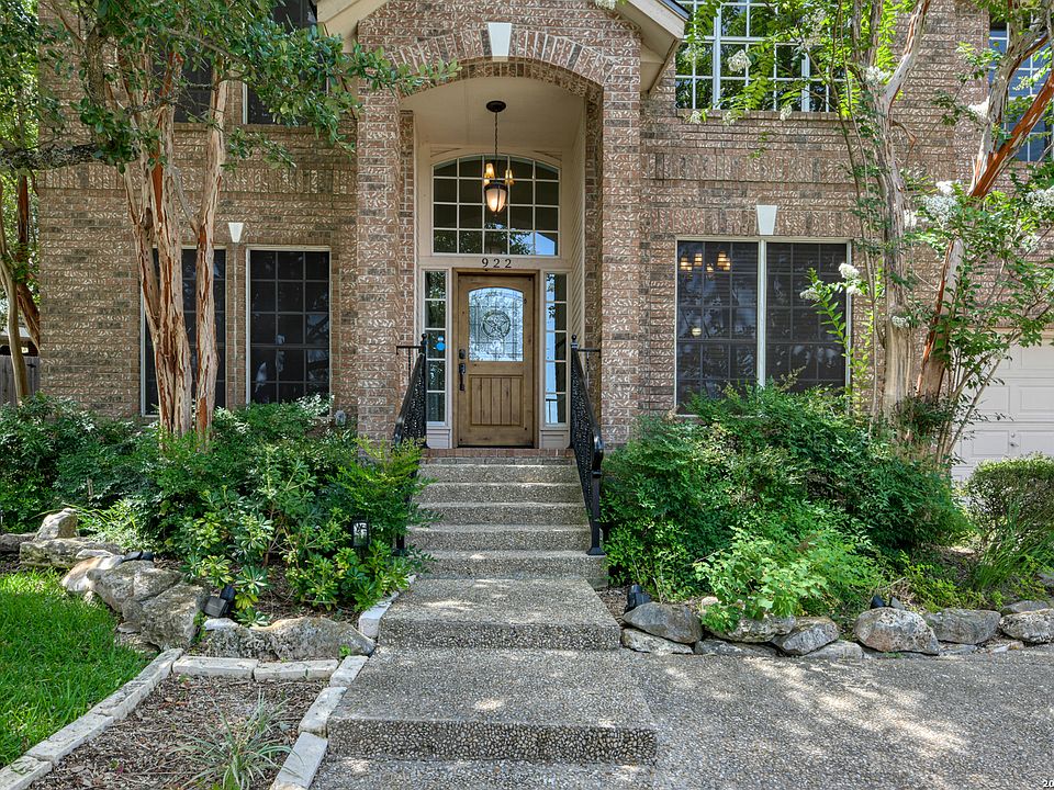 1st image of 922 Riverstone Dr