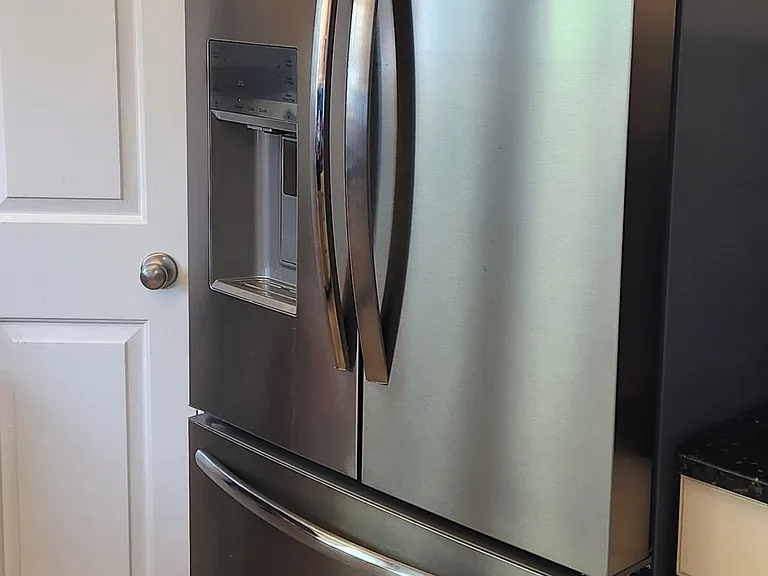 582 E Meadow Hill Dr — Photo 6