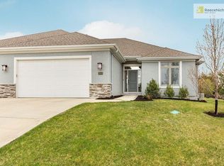 19400 W 100th St, Lenexa, KS 66220