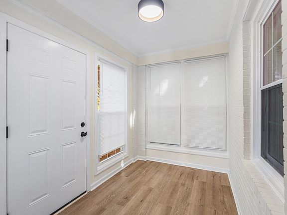 3rd image of 4444 Saint Francis Ave