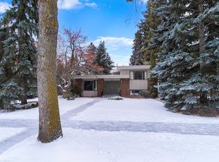 32 Saint Georges Cres NW, Edmonton, AB T5N 3M7